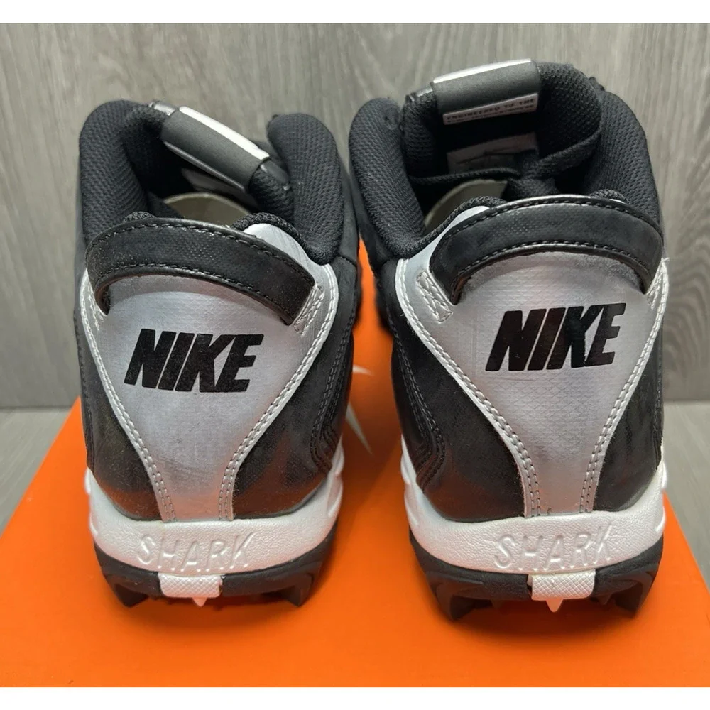 Nike Land Shark Legacy Mid,‎ Black/White Mens Size 12 Football Cleats